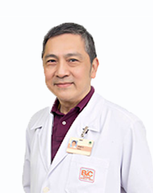 维瓦医生（Dr.Viwat Chinpilas）